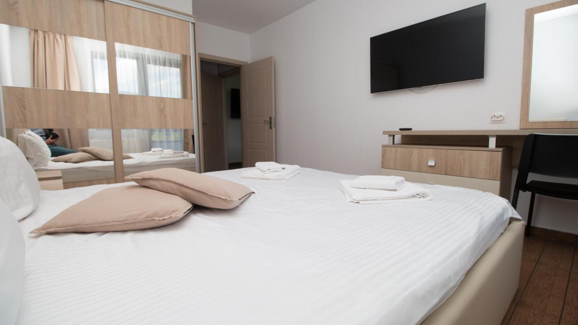 Апартаменты Relax View Ap With Private Parking Синая Экстерьер фото